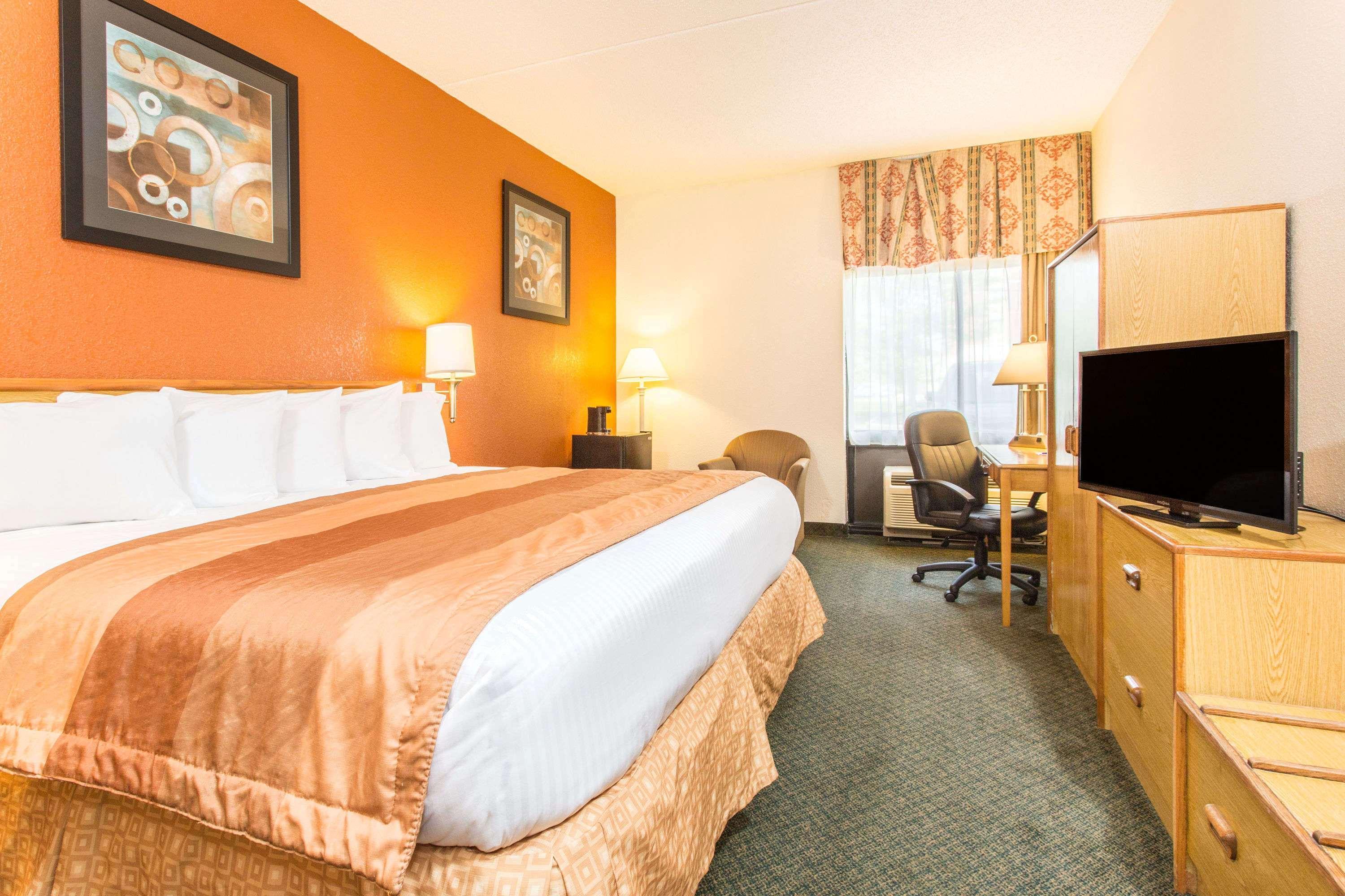 Baymont By Wyndham Cincinnati Sharonville Esterno foto